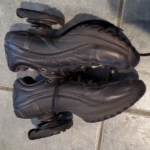 Black Size 9 Z Coil Shoes - Picture 2 of 5